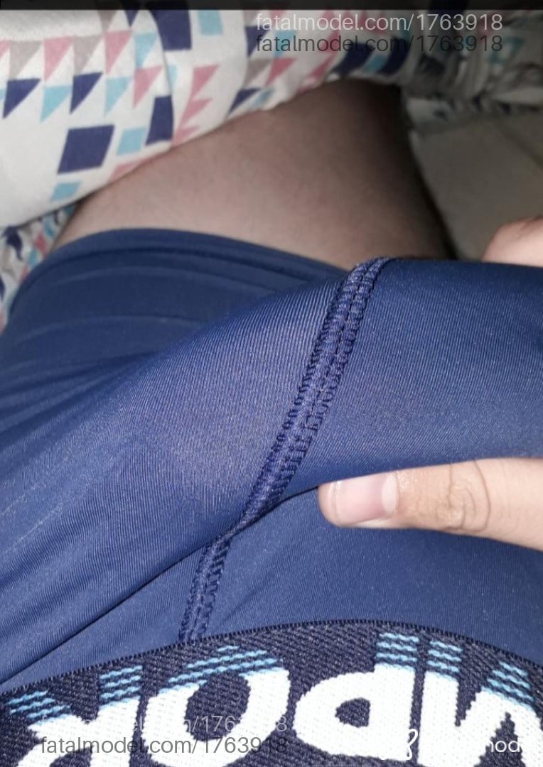 Acompanhante homem morena (o) de olhos castanhos em Brusque Acompanhante homem morena (o) de olhos castanhos em Brusque - Novindot