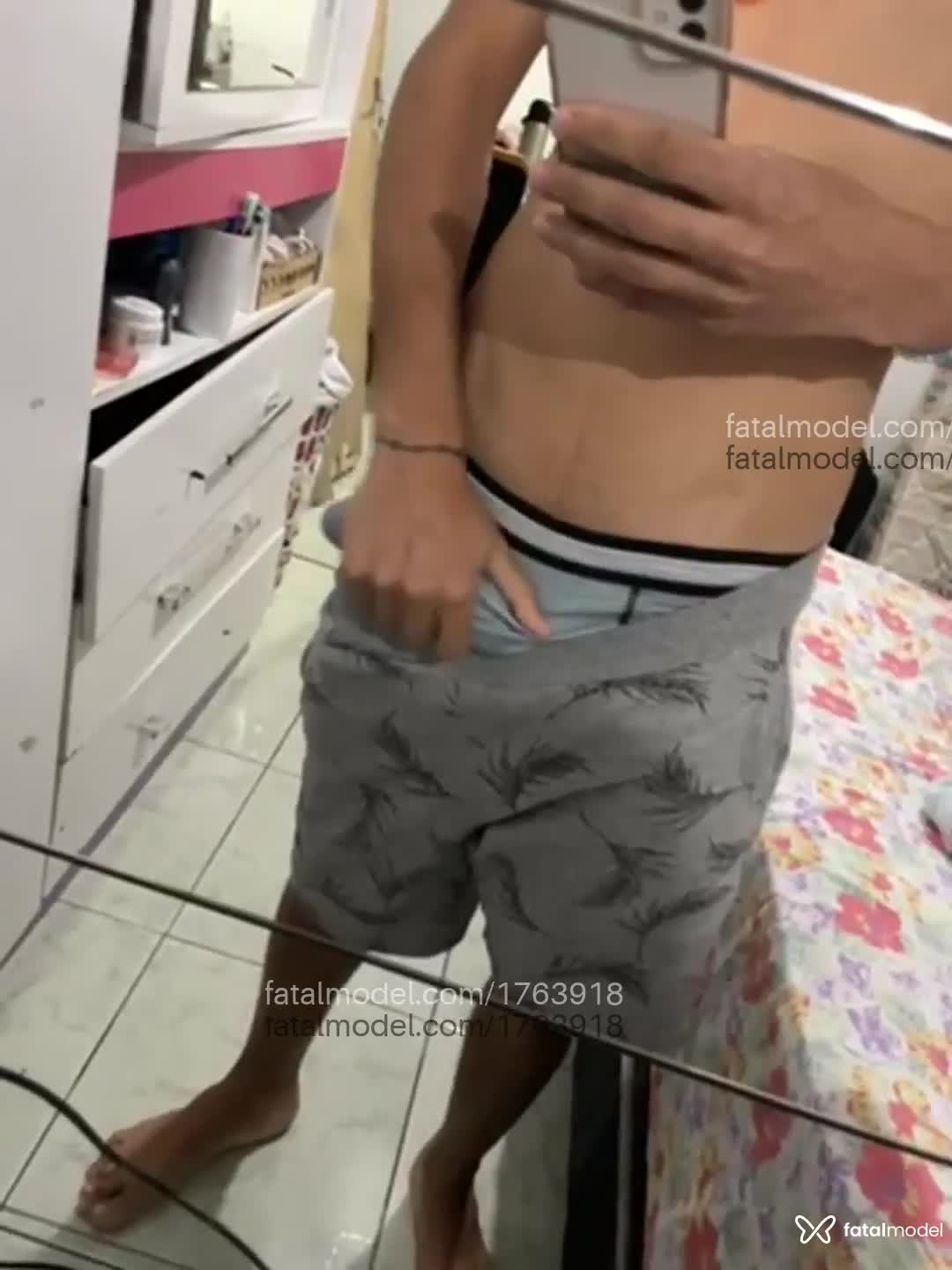 Acompanhante homem morena (o) de olhos castanhos em Brusque Acompanhante homem morena (o) de olhos castanhos em Brusque - Novindot