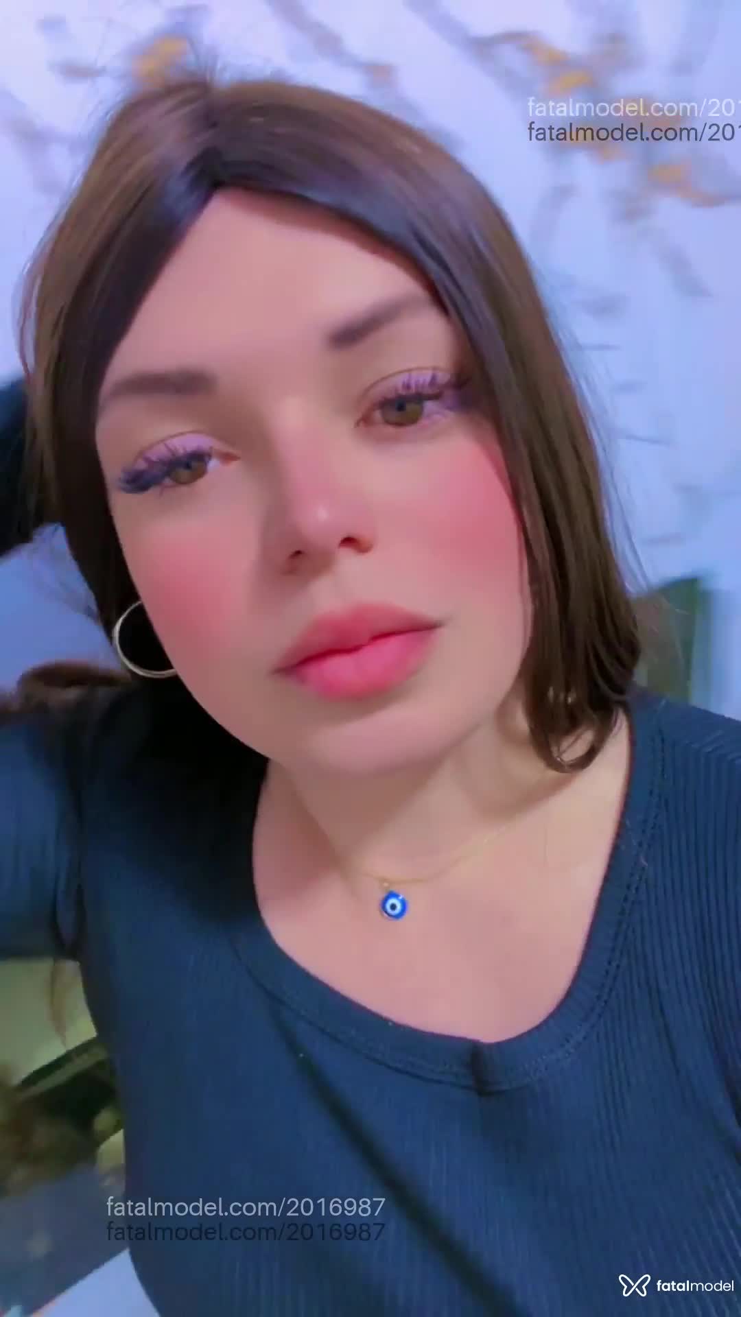 Acompanhante mulher trans com cabelo castanho de olhos mel em Porto Alegre - Manuellla Camargo