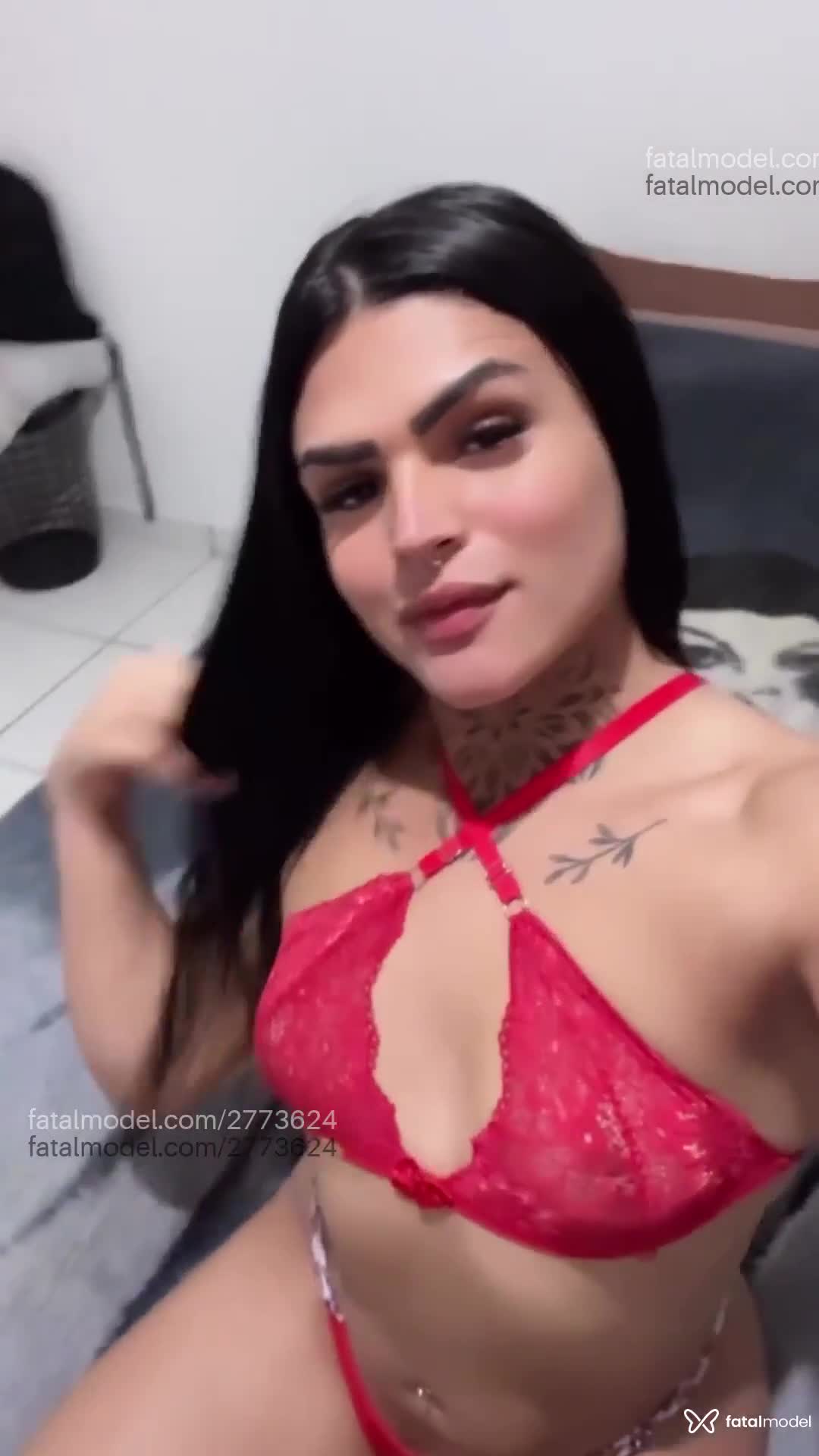Acompanhante mulher trans morena (o) de olhos pretos em Curitiba - Agathasa
