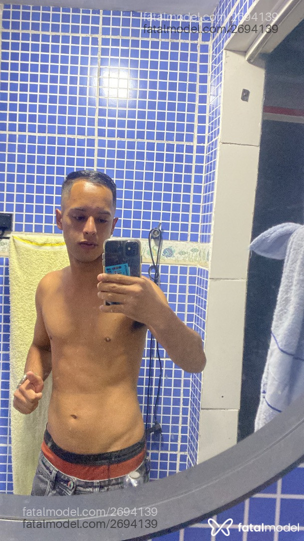 Acompanhante homem morena (o) de olhos pretos em São Paulo Acompanhante homem morena (o) de olhos pretos em São Paulo - Matheus