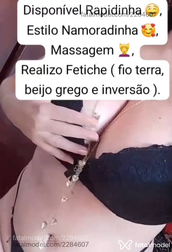 Acompanhante mulher morena (o) de olhos castanhos - Flor