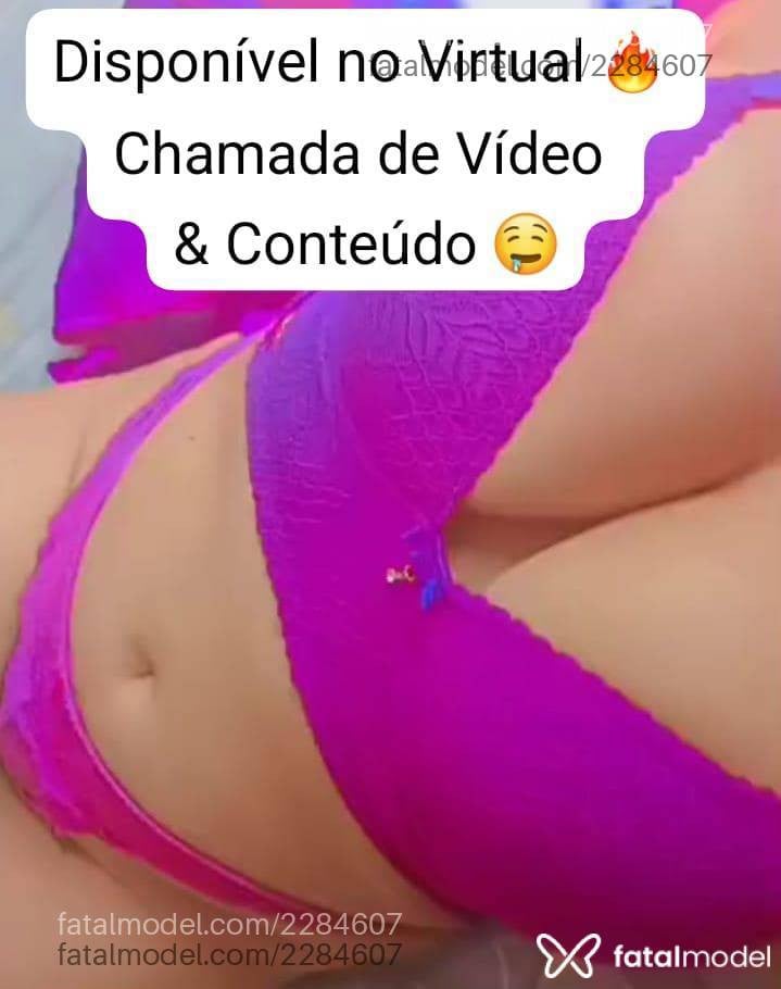 Acompanhante mulher morena (o) de olhos castanhos - Flor