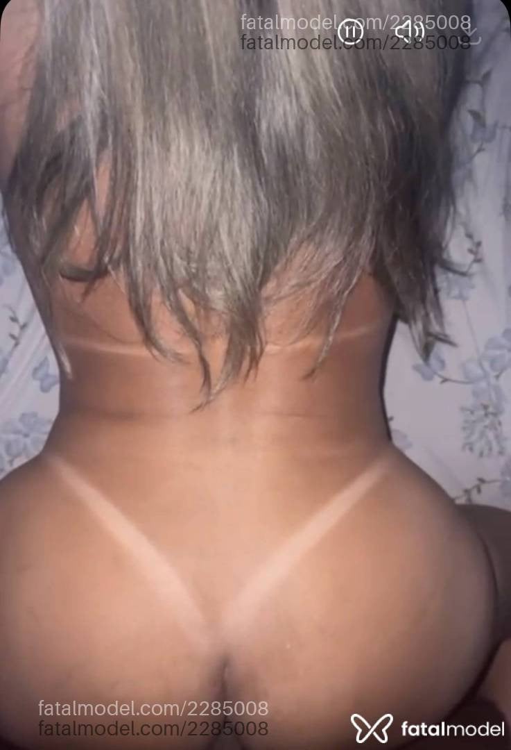 Acompanhante mulher trans loira (o) de olhos castanhos - Luciane Grimaldil