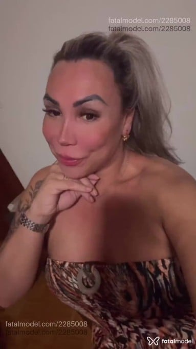 Acompanhante mulher trans loira (o) de olhos castanhos em Porto Alegre Acompanhante mulher trans loira (o) de olhos castanhos em Porto Alegre - Luciane Grimaldil