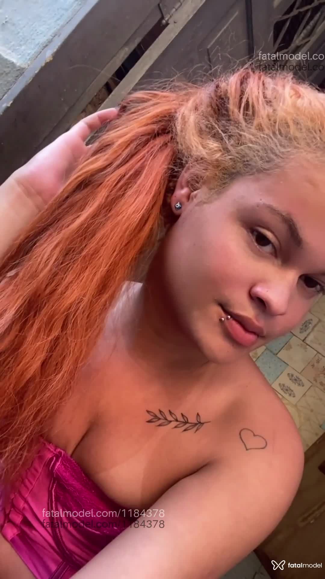 Acompanhante mulher trans ruiva (o) de olhos mel em Três Rios - Larissa Biles