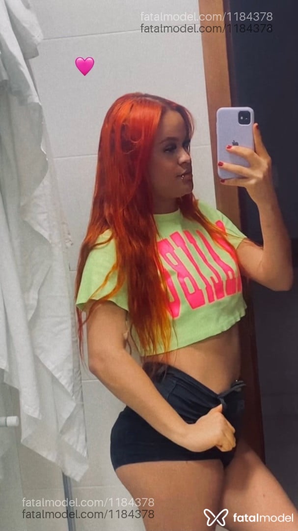 Acompanhante mulher trans ruiva (o) de olhos mel em Três Rios - Larissa Biles