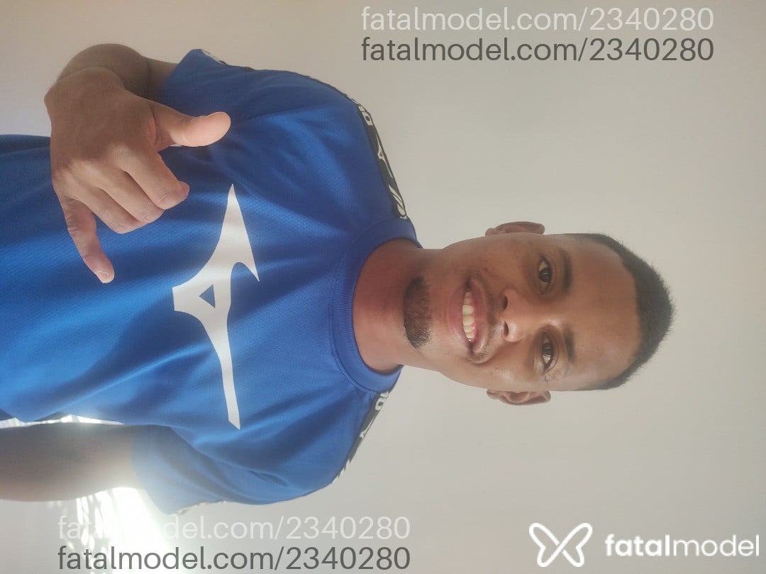 Acompanhante homem morena (o) de olhos castanhos - Kelvin