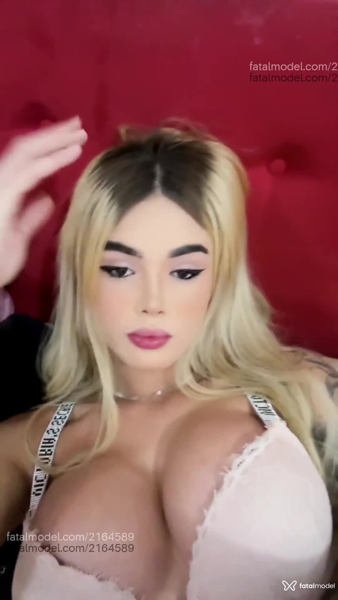 Acompanhante mulher trans loira (o) de olhos castanhos em Sorocaba Acompanhante mulher trans loira (o) de olhos castanhos em Sorocaba - Milena