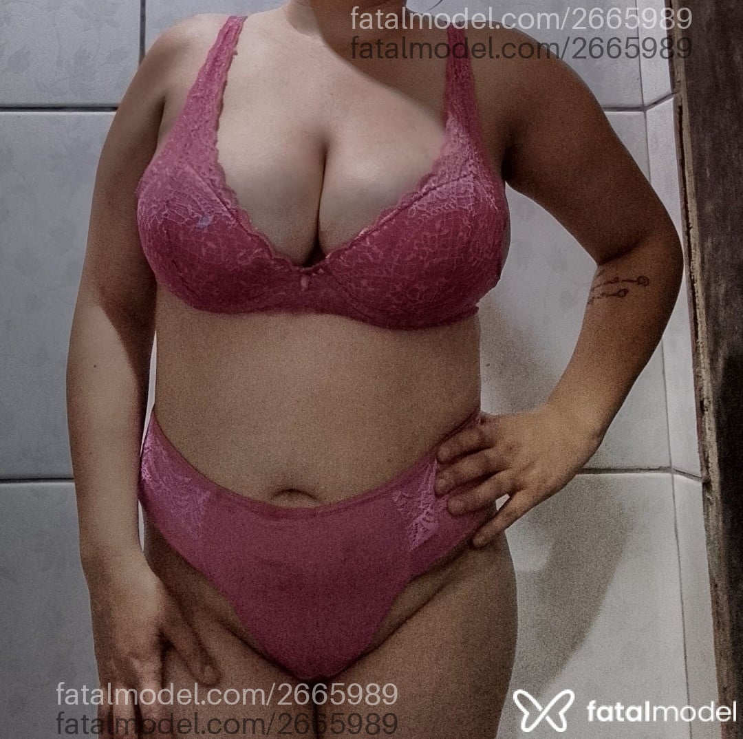 Acompanhante mulher com cabelo castanho de olhos pretos em Joinville - Neguinha