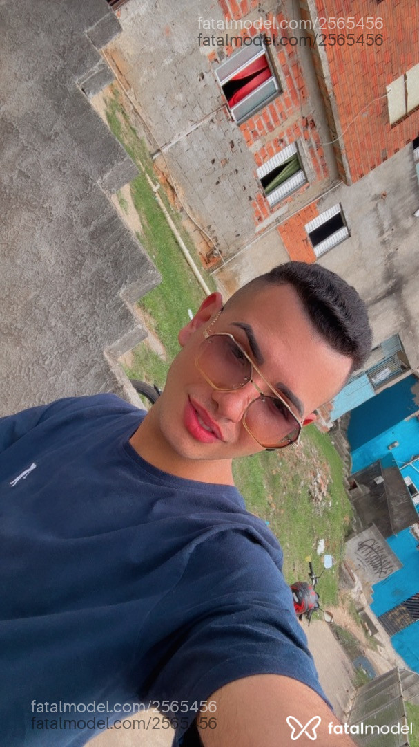 Acompanhante homem morena (o) de olhos castanhos em Virtual - Fernando