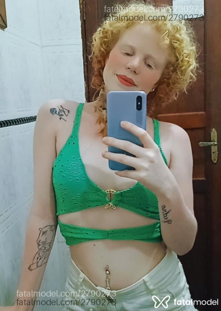 Acompanhante mulher loira (o) de olhos verdes em Virtual Acompanhante mulher loira (o) de olhos verdes em Virtual - Laura