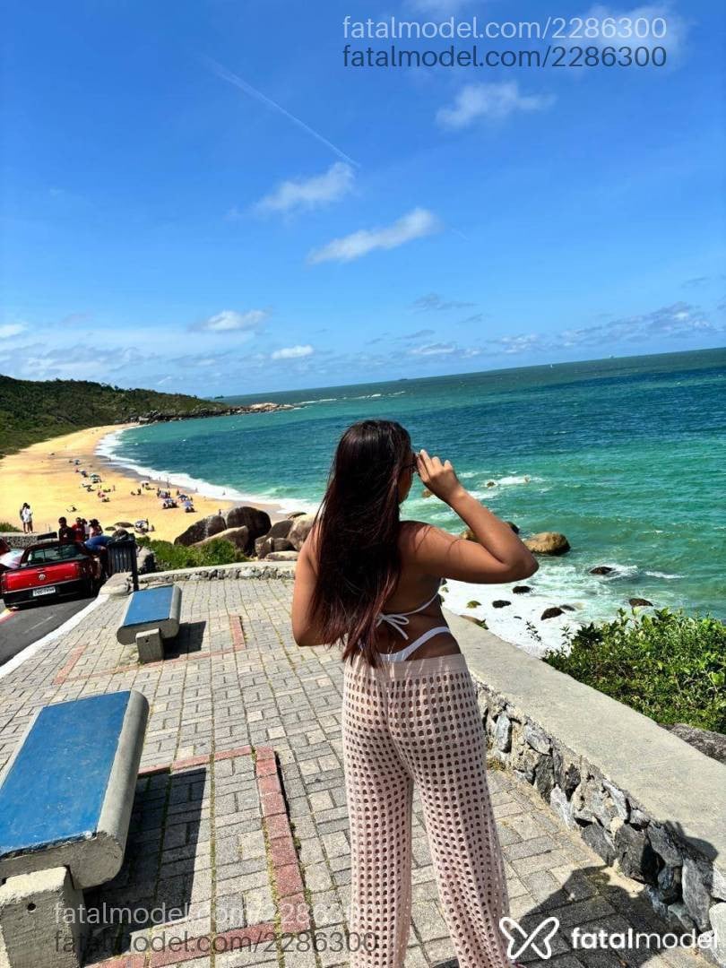 Acompanhante mulher com cabelo castanho de olhos castanhos - Jade Sales