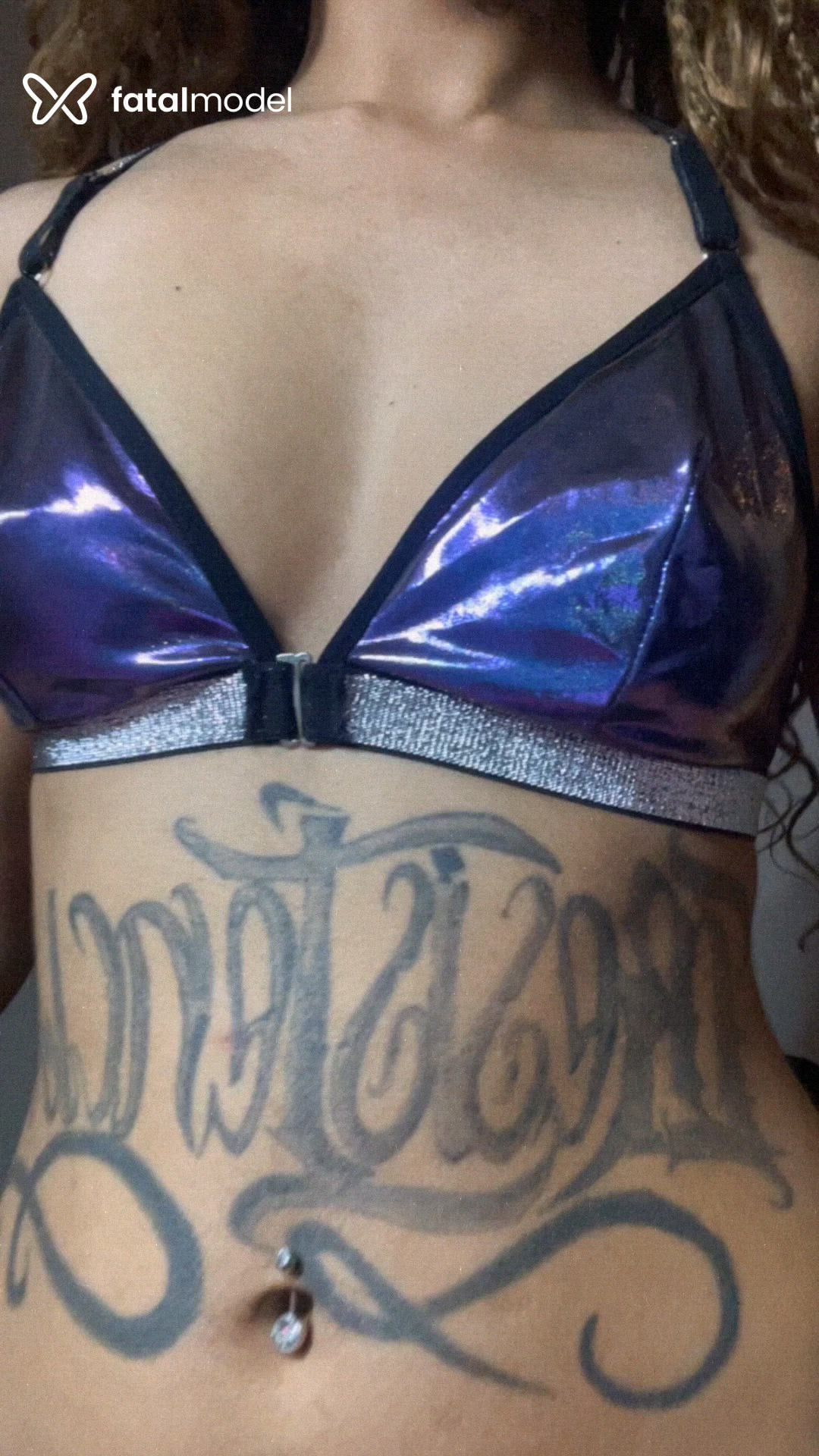 Acompanhante mulher com cabelo castanho de olhos castanhos em Rio de Janeiro Acompanhante mulher com cabelo castanho de olhos castanhos em Rio de Janeiro - Florency