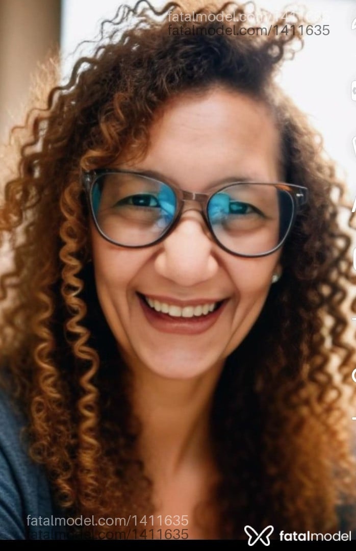 Acompanhante mulher ruiva (o) de olhos castanhos em Uberlândia - Tainá