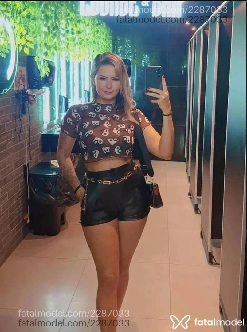 Acompanhante mulher loira (o) de olhos castanhos - Vivi Ferrari