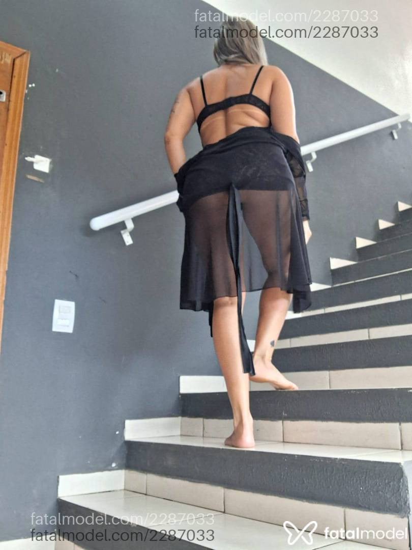 Acompanhante mulher loira (o) de olhos castanhos - Vivi Ferrari