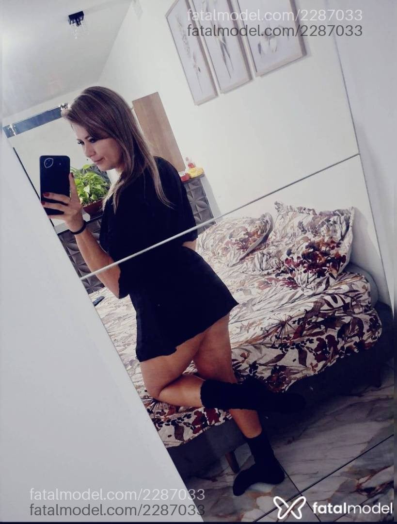 Acompanhante mulher loira (o) de olhos castanhos - Vivi Ferrari
