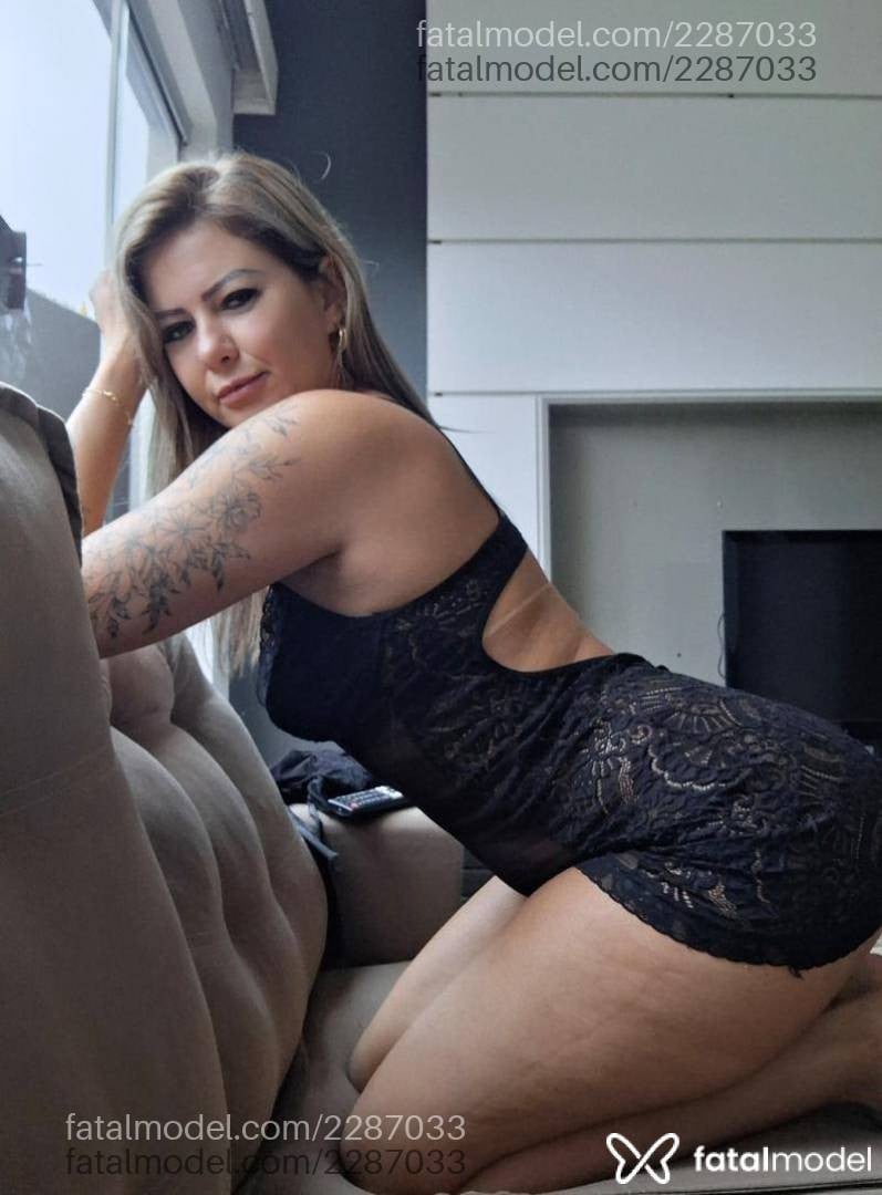 Acompanhante mulher loira (o) de olhos castanhos - Vivi Ferrari