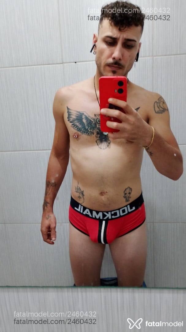 Acompanhante homem com cabelo castanho de olhos verdes em Paranaíba Acompanhante homem com cabelo castanho de olhos verdes em Paranaíba - Júnior