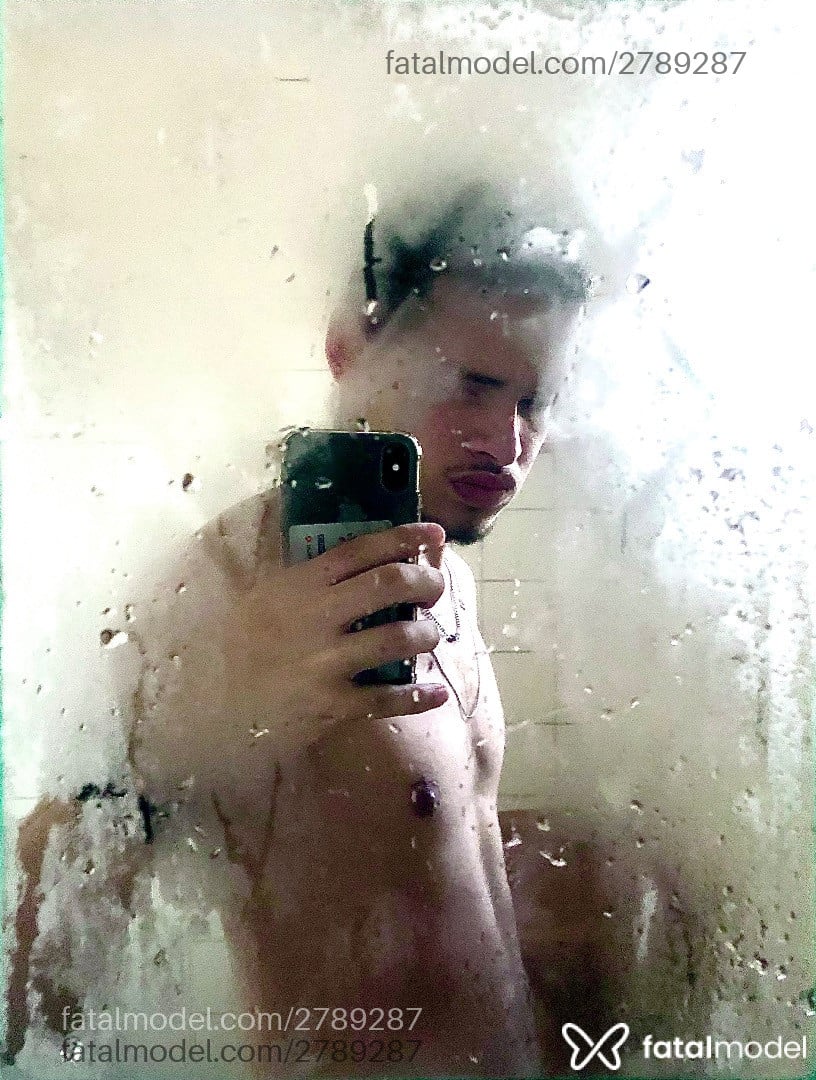 Acompanhante homem morena (o) de olhos castanhos em São Paulo - Martins