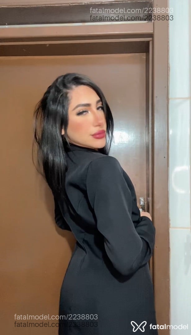 Acompanhante mulher morena (o) de olhos mel - Belly Menezes