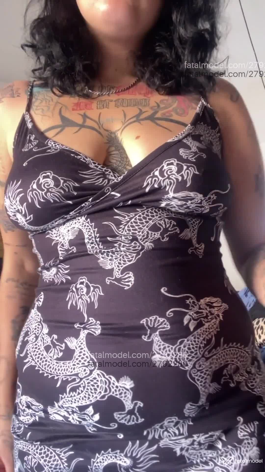 Acompanhante mulher morena (o) de olhos castanhos em Cabo Frio - Ravena