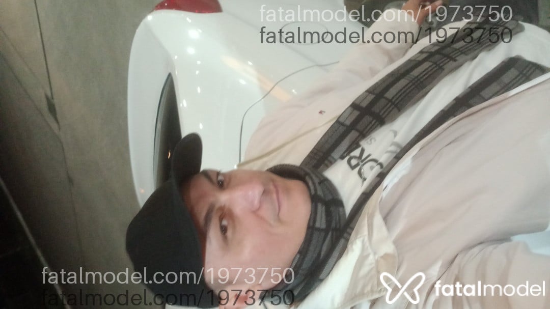 Acompanhante homem com cabelo castanho de olhos castanhos em Criciúma Acompanhante homem com cabelo castanho de olhos castanhos em Criciúma - Lovyleo