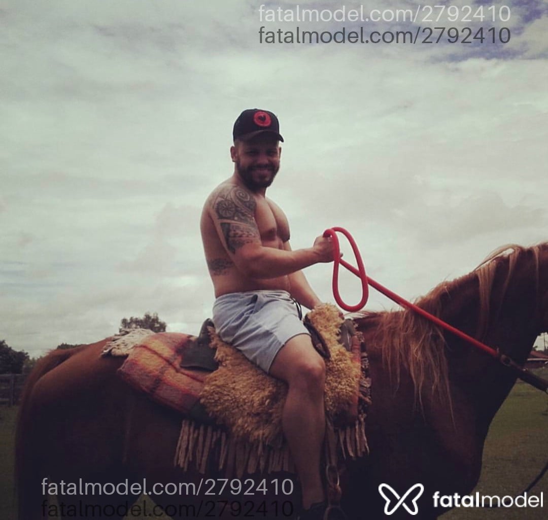 Acompanhante homem sem cabelo de olhos castanhos em Paranavaí Acompanhante homem sem cabelo de olhos castanhos em Paranavaí - Cowboypto