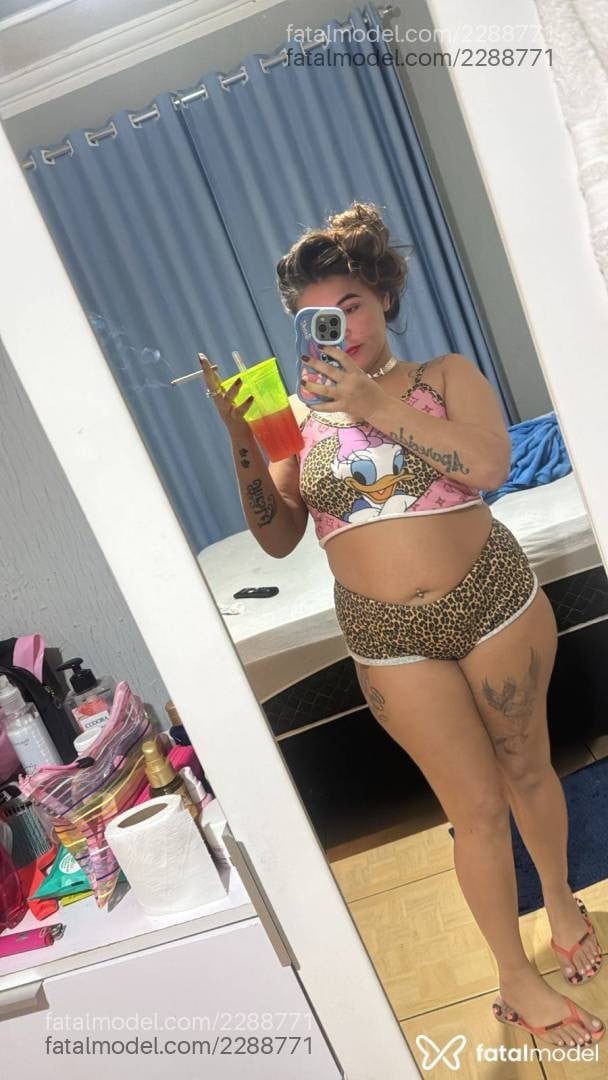 Acompanhante mulher morena (o) de olhos castanhos em Poços de Caldas - Luísa