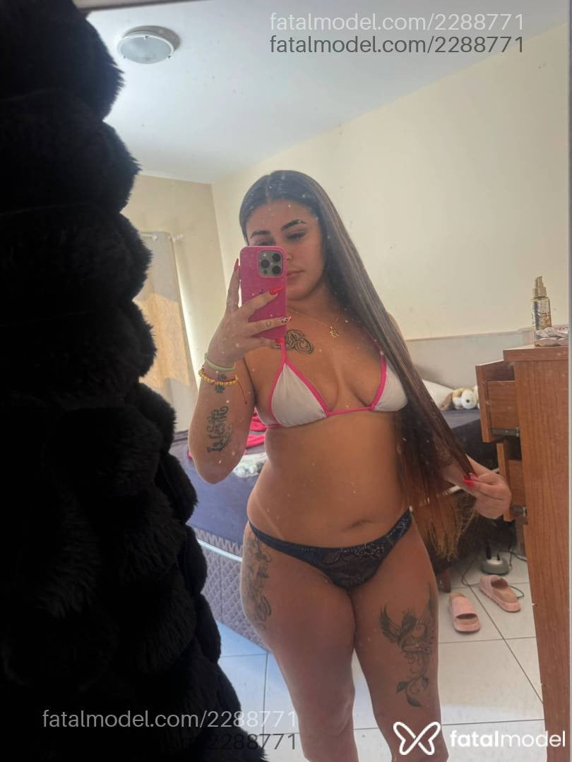 Acompanhante mulher morena (o) de olhos castanhos - Luísa