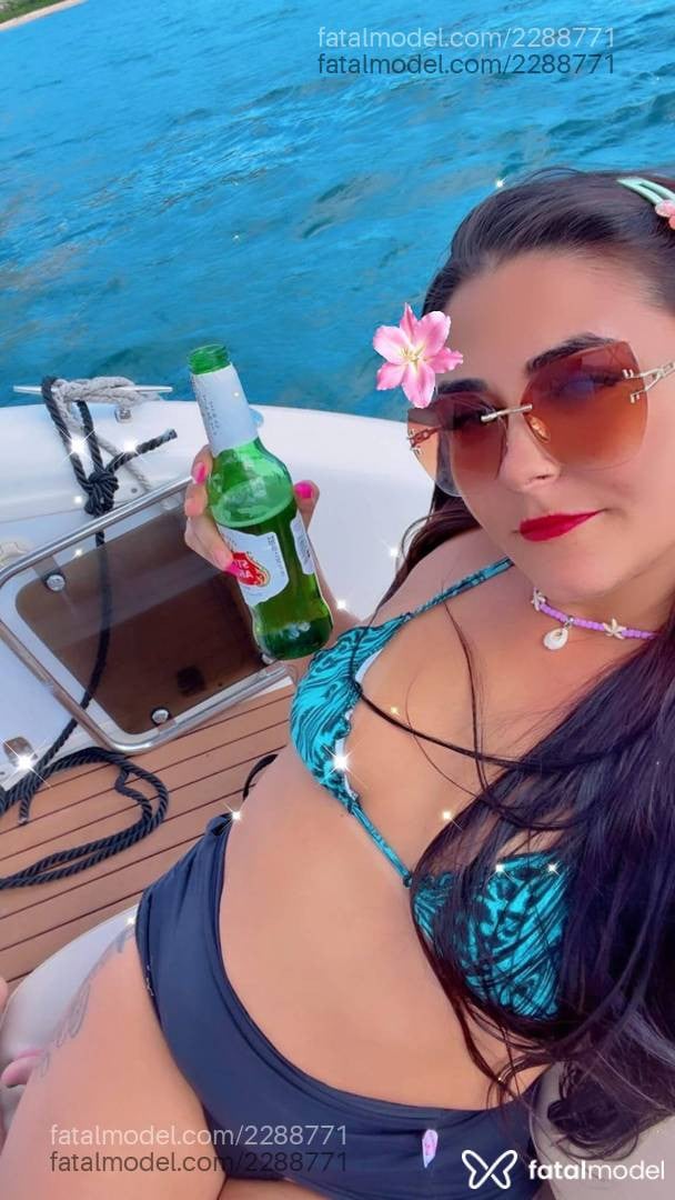 Acompanhante mulher morena (o) de olhos castanhos - Luísa