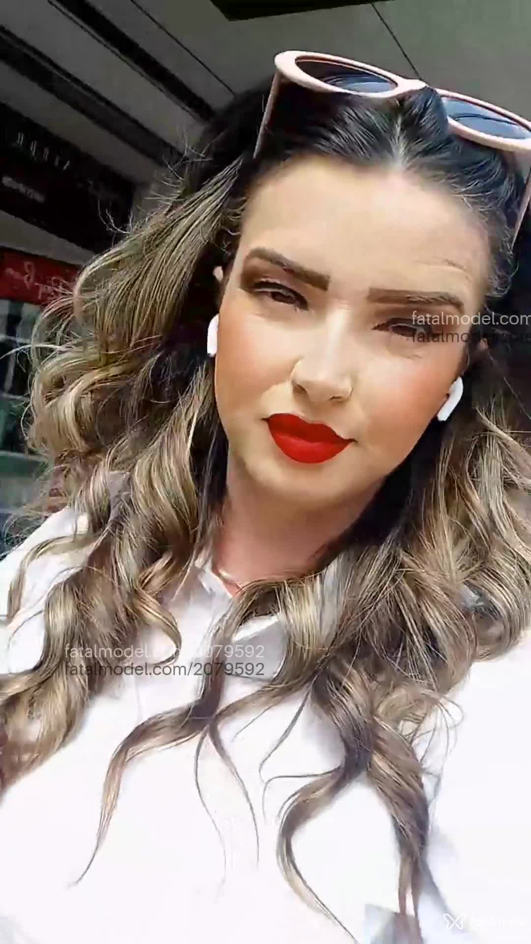 Acompanhante mulher loira (o) de olhos castanhos em São Paulo - Mirella