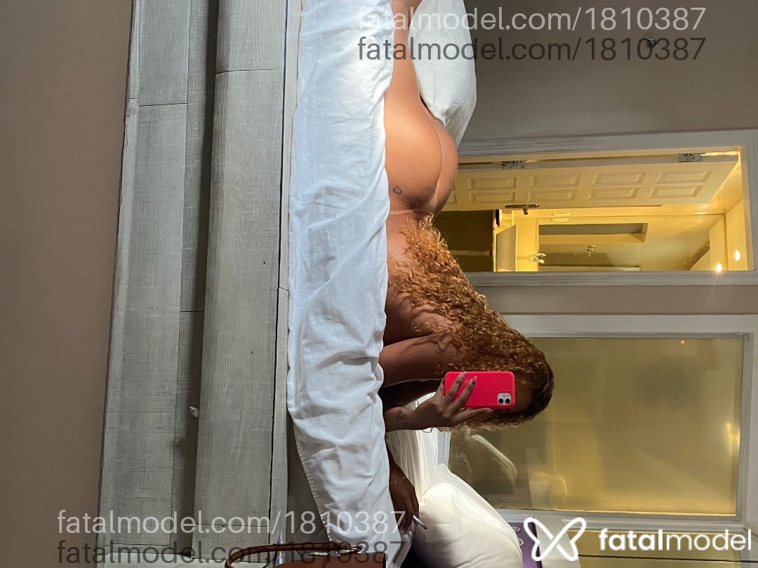 Acompanhante mulher loira (o) de olhos pretos em Barcarena Acompanhante mulher loira (o) de olhos pretos em Barcarena - Júlia Guedes