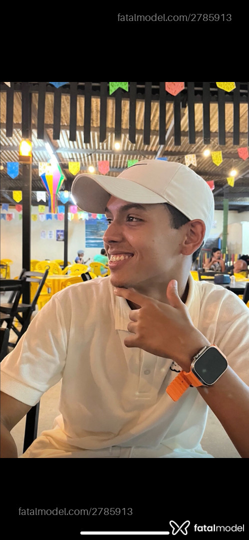 Acompanhante homem morena (o) de olhos castanhos em Virtual - Luiz Felipe