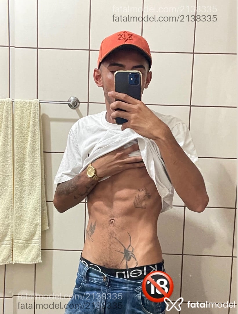 Acompanhante homem morena (o) de olhos mel em Florianópolis - Oliveira