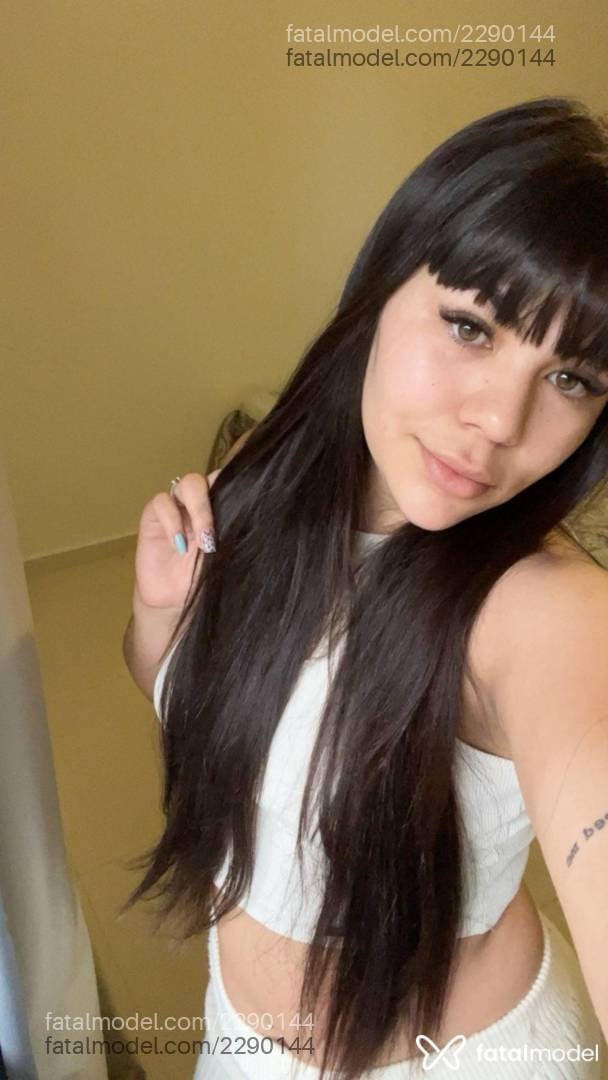 Acompanhante mulher morena (o) de olhos verdes - Luiza