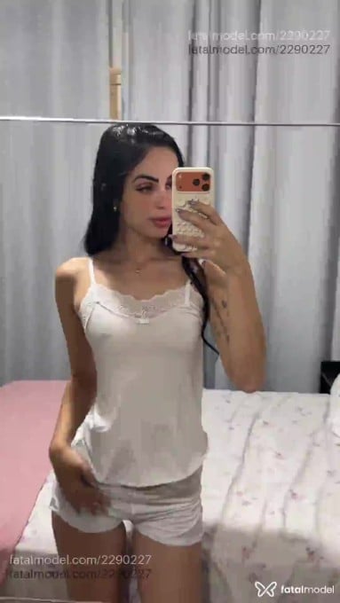 Acompanhante mulher morena (o) de olhos mel - ágatha