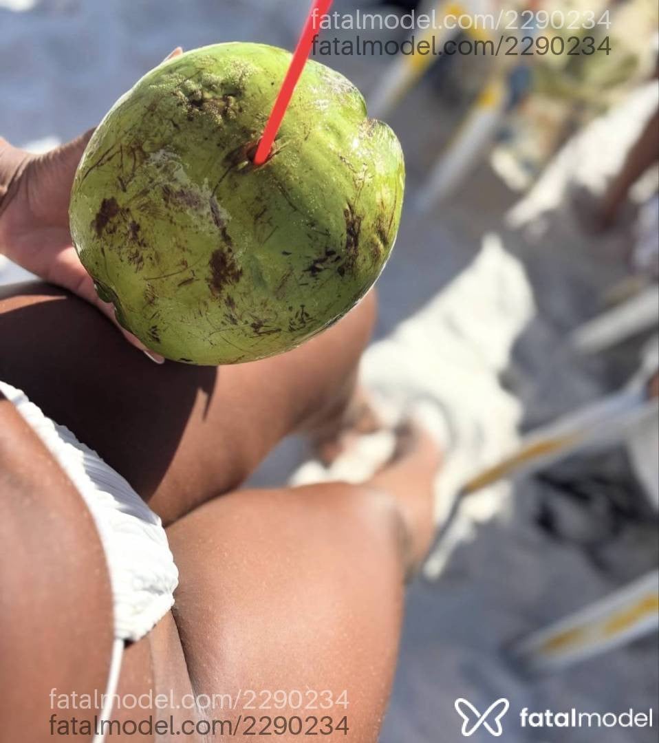 Acompanhante mulher com cabelo castanho de olhos pretos - Dandara Acompanhante mulher com cabelo castanho de olhos pretos - Dandara