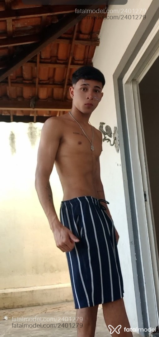 Acompanhante homem com cabelo castanho de olhos castanhos em Planalto Acompanhante homem com cabelo castanho de olhos castanhos em Planalto - índio