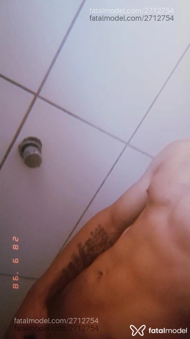 Acompanhante homem morena (o) de olhos pretos em Criciúma Acompanhante homem morena (o) de olhos pretos em Criciúma - Vitor