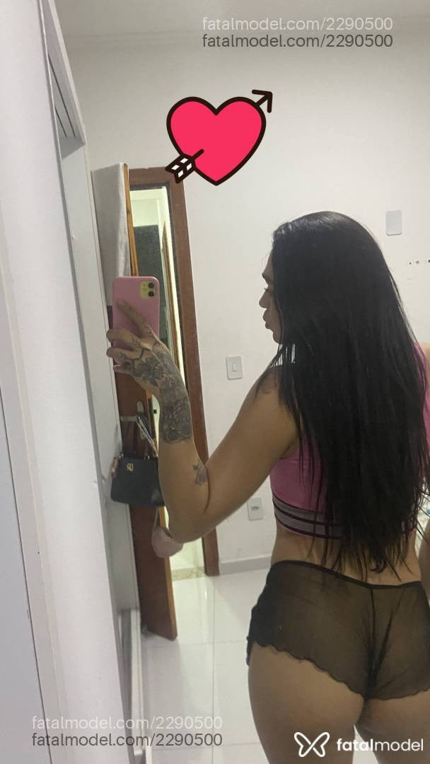 Acompanhante mulher trans com cabelo castanho de olhos castanhos em Vitória da Conquista - Lanna