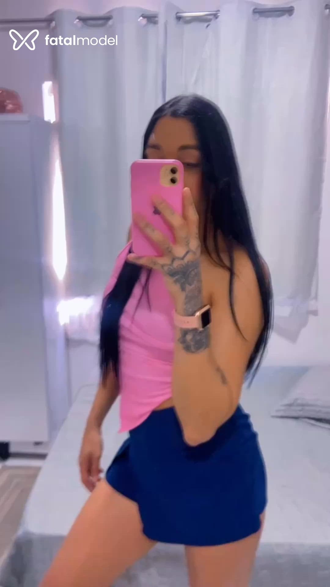 Acompanhante mulher trans com cabelo castanho de olhos castanhos - Lanna