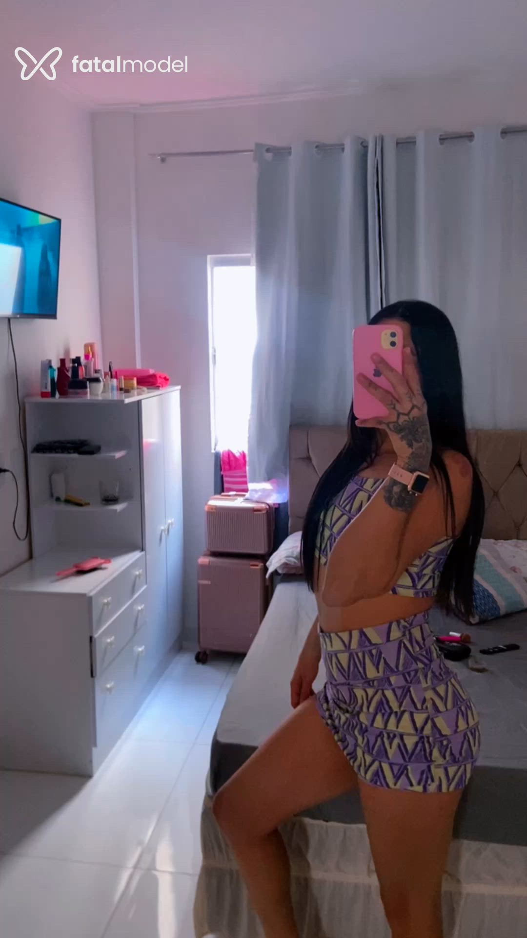 Acompanhante mulher trans com cabelo castanho de olhos castanhos - Lanna