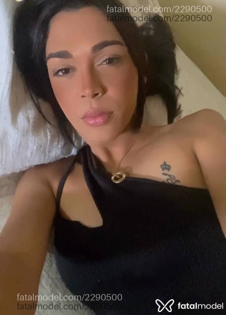 Acompanhante mulher trans com cabelo castanho de olhos castanhos em Porto Seguro - Lanna