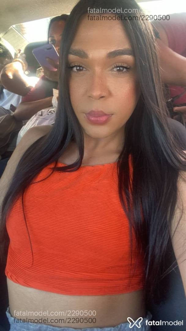 Acompanhante mulher trans com cabelo castanho de olhos castanhos em Porto Seguro - Lanna