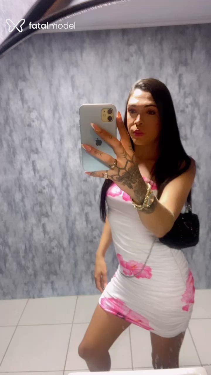 Acompanhante mulher trans com cabelo castanho de olhos castanhos - Lanna