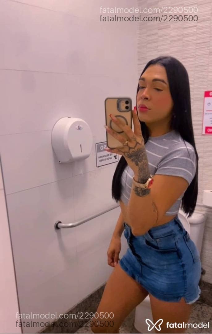 Acompanhante mulher trans com cabelo castanho de olhos castanhos em Porto Seguro - Lanna