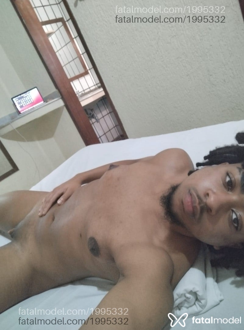 Acompanhante homem trans com cabelo castanho de olhos pretos em Guarulhos - Igor Greludo