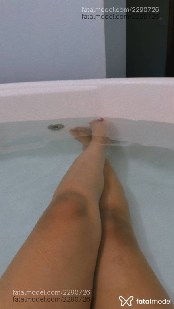 Acompanhante mulher morena (o) de olhos pretos - Janaína Silva Acompanhante mulher morena (o) de olhos pretos - Janaína Silva